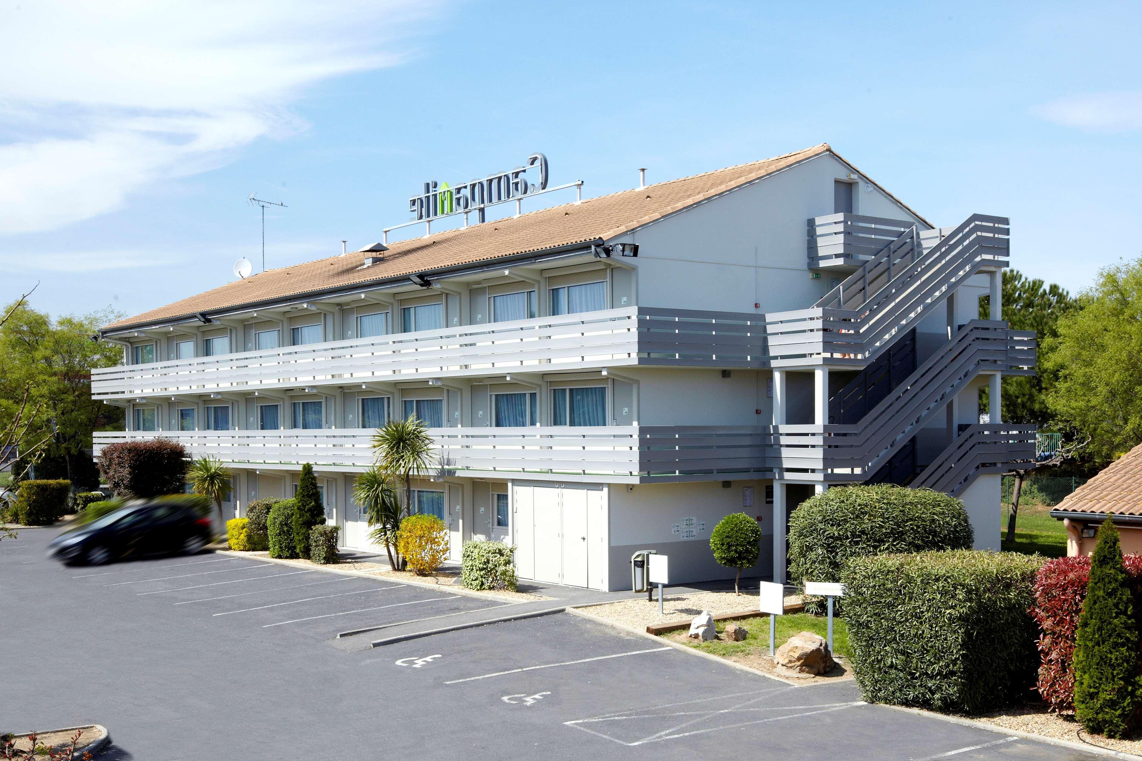 Hotel Campanile Nantes ~ Rezé Aéroport Esterno foto