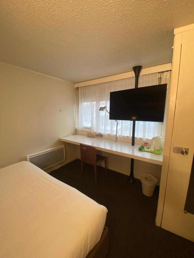 Hotel Campanile Nantes ~ Rezé Aéroport Esterno foto