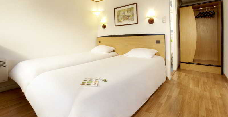 Hotel Campanile Nantes ~ Rezé Aéroport Esterno foto